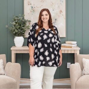 Spin USA Black and White Women's Top - 1X